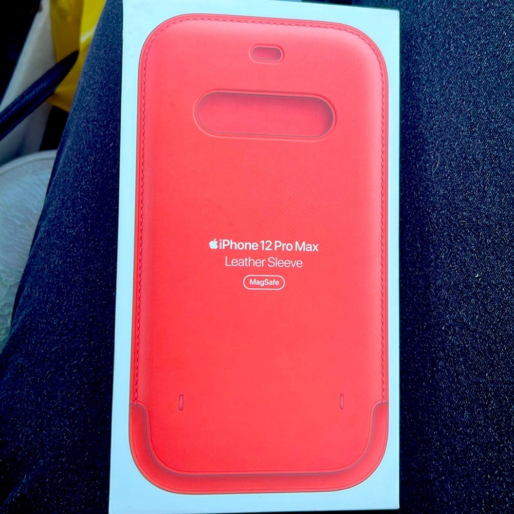 iPhone 12 Pro Max Leather Sleeve MagSafe